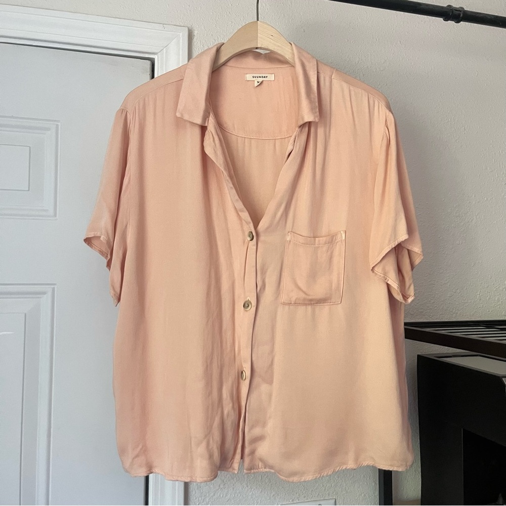 SUUNDAY peach pink orange rayon satin boxy oversized cropped button up shirt‎